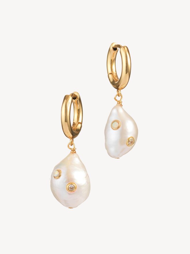 Anni Lu - GERTRUDE PEARL HOOP EARRINGS