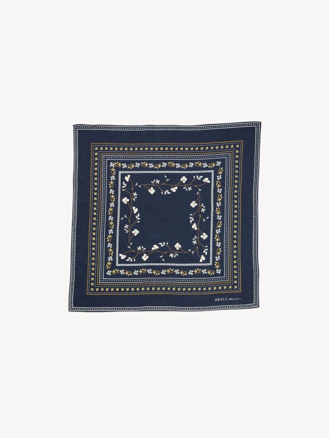 Skall Studio - Skall floral scarf 55x55 Skall Studio - Skall floral scarf 55x55